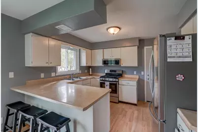 90 E Countryside Drive, Janesville, WI 53536 - Photo 13