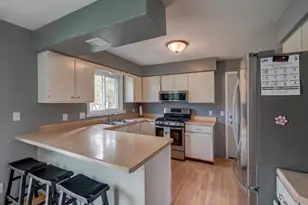 90 E Countryside Dr, Janesville, WI 53536 - Photo 13