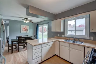 90 E Countryside Drive, Janesville, WI 53536 - Photo 15