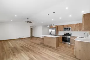 624 Roosevelt St, Baraboo, WI 53913 - Photo 7