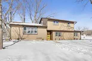 132 W MacArthur St, Sun Prairie, WI 53590 - Photo 3