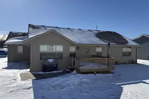 863 E Bridget Dr, Beloit, WI 53511 - Photo 21