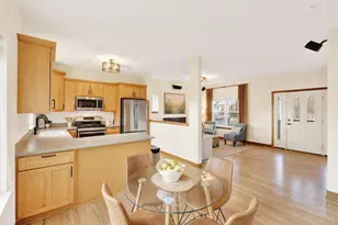 2846 Big Bluestem Pkwy, Fitchburg, WI 53711 - Photo 11