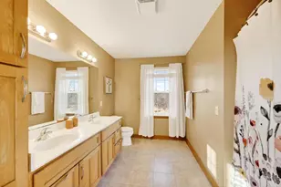 2846 Big Bluestem Pkwy, Fitchburg, WI 53711 - Photo 27