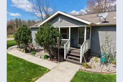 399 Oakbrook Drive, Wisconsin Dells, WI 53965 - Photo 3