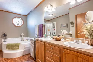 399 Oakbrook Dr, Wisconsin Dells, WI 53965 - Photo 17