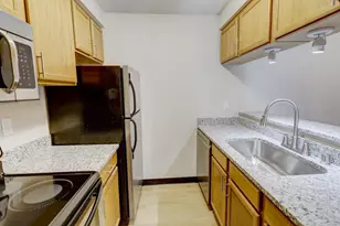 2416 Independence Ln, Madison, WI 53704 - Photo 15