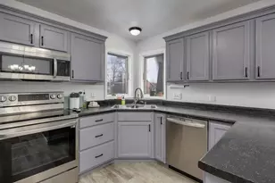 1401 Waldorf Blvd, Madison, WI 53719 - Photo 13