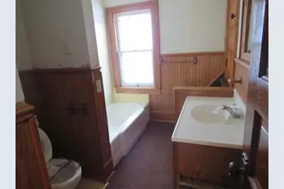 1015 Wisconsin Avenue, North Fond du Lac, WI 54937 - Photo 7