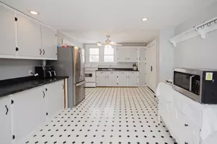 225 Washington St, Mineral Point, WI 53565 - Photo 11