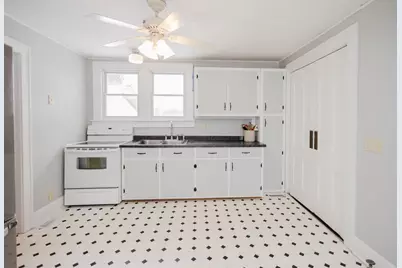 225 Washington Street, Mineral Point, WI 53565 - Photo 13