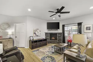 204 Bonnie Ln, Belleville, WI 53508 - Photo 3