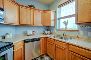 41 S Gardens Way, Fitchburg, WI 53711 - Photo 13