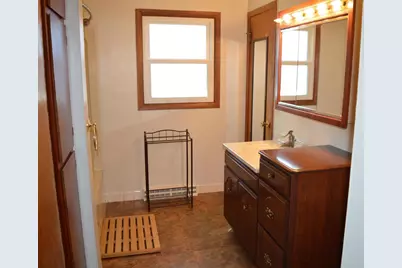 1002 Ellen Avenue, Madison, WI 53716 - Photo 13