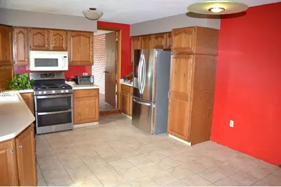 1002 Ellen Avenue, Madison, WI 53716 - Photo 3