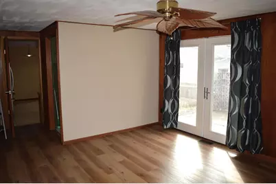 1002 Ellen Avenue, Madison, WI 53716 - Photo 9