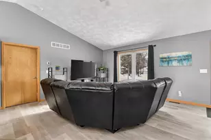 4252 Fox Hills Ct, Janesville, WI 53546 - Photo 23
