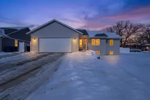 4252 Fox Hills Ct, Janesville, WI 53546 - Photo 5