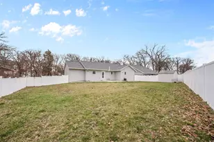 4252 Fox Hills Ct, Janesville, WI 53546 - Photo 9