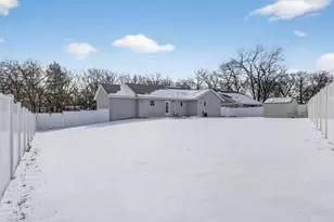 4252 Fox Hills Ct, Janesville, WI 53546 - Photo 9