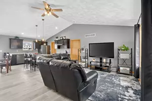 4252 Fox Hills Ct, Janesville, WI 53546 - Photo 21