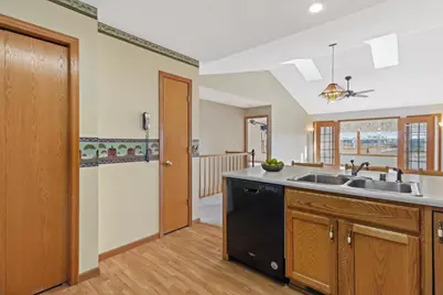 3024 Edmonton Drive, Sun Prairie, WI 53590 - Photo 7