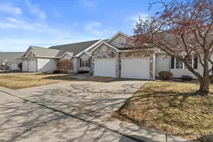 3024 Edmonton Dr, Sun Prairie, WI 53590 - Photo 3