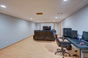 8318 Inverness Dr, Madison, WI 53717 - Photo 29