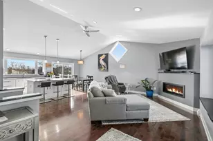 640 Mooreland Circle, Portage, WI 53901 - Photo 3