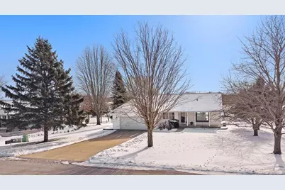 640 Mooreland Circle, Portage, WI 53901 - Photo 1
