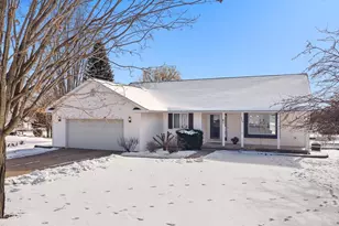 640 Mooreland Circle, Portage, WI 53901 - Photo 1