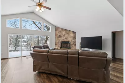 831 Island Court, Baraboo, WI 53913 - Photo 7