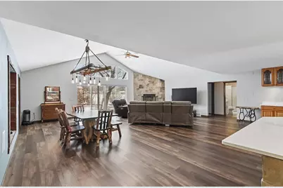 831 Island Court, Baraboo, WI 53913 - Photo 5