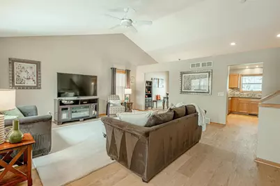 3281 Edmonton Drive, Sun Prairie, WI 53590 - Photo 3