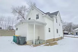 522 Metomen St, Ripon, WI 54971 - Photo 3