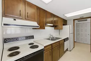 325 S Yellowstone Dr, Madison, WI 53705 - Photo 17