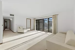 325 S Yellowstone Dr, Madison, WI 53705 - Photo 3