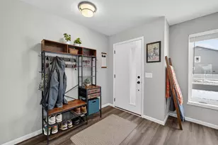 2419 Wildcat Dr, Fitchburg, WI 53711 - Photo 3