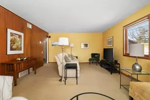 605 Cedar St, Madison, WI 53715 - Photo 7