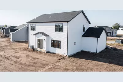 3805 N Woodbury Lane, Janesville, WI 53545 - Photo 13