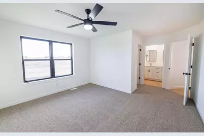 3805 N Woodbury Lane, Janesville, WI 53545 - Photo 17