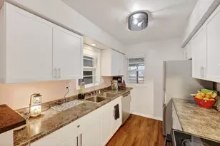 1650 Sunfield St, Madison, WI 53704 - Photo 9