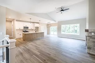 3740 N Woodbury Ln, Janesville, WI 53545 - Photo 9