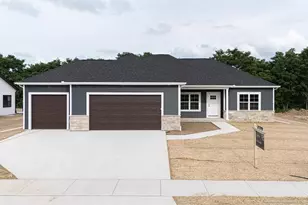 3740 N Woodbury Ln, Janesville, WI 53545 - Photo 1