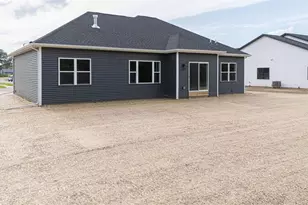 3740 N Woodbury Ln, Janesville, WI 53545 - Photo 5