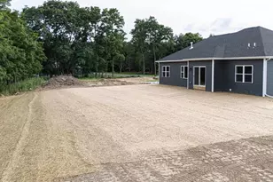 3740 N Woodbury Ln, Janesville, WI 53545 - Photo 7
