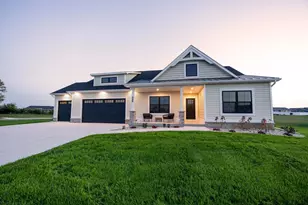 3804 N Woodbury Ln, Janesville, WI 53545 - Photo 1