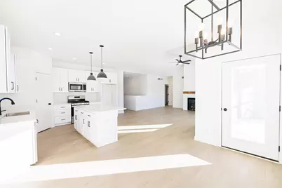 3804 N Woodbury Lane, Janesville, WI 53545 - Photo 5