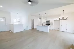 3821 N Woodbury Ln, Janesville, WI 53545 - Photo 3