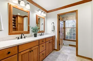 201 S Kenosha Dr, Madison, WI 53705 - Photo 33